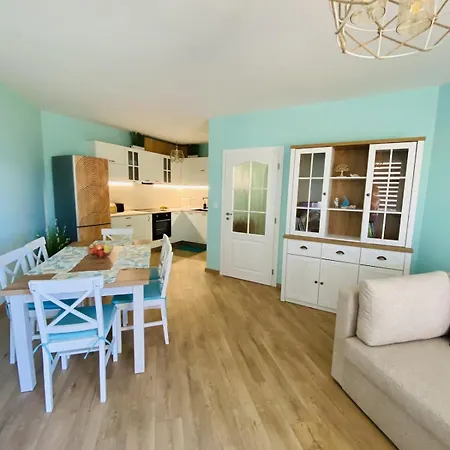 Modern Vintage Retreat - 6 Min To * Kranevo