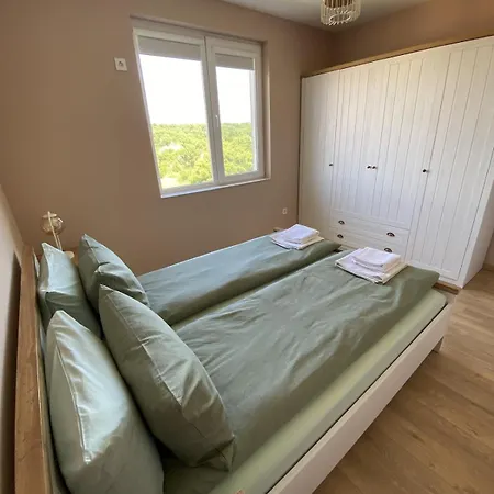 Modern Vintage Retreat - 6 Min To * Kranevo