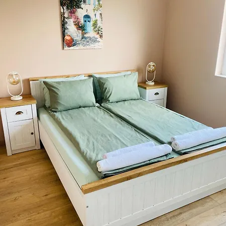 Apartman Modern Vintage Retreat - 6 Min To Kranevo